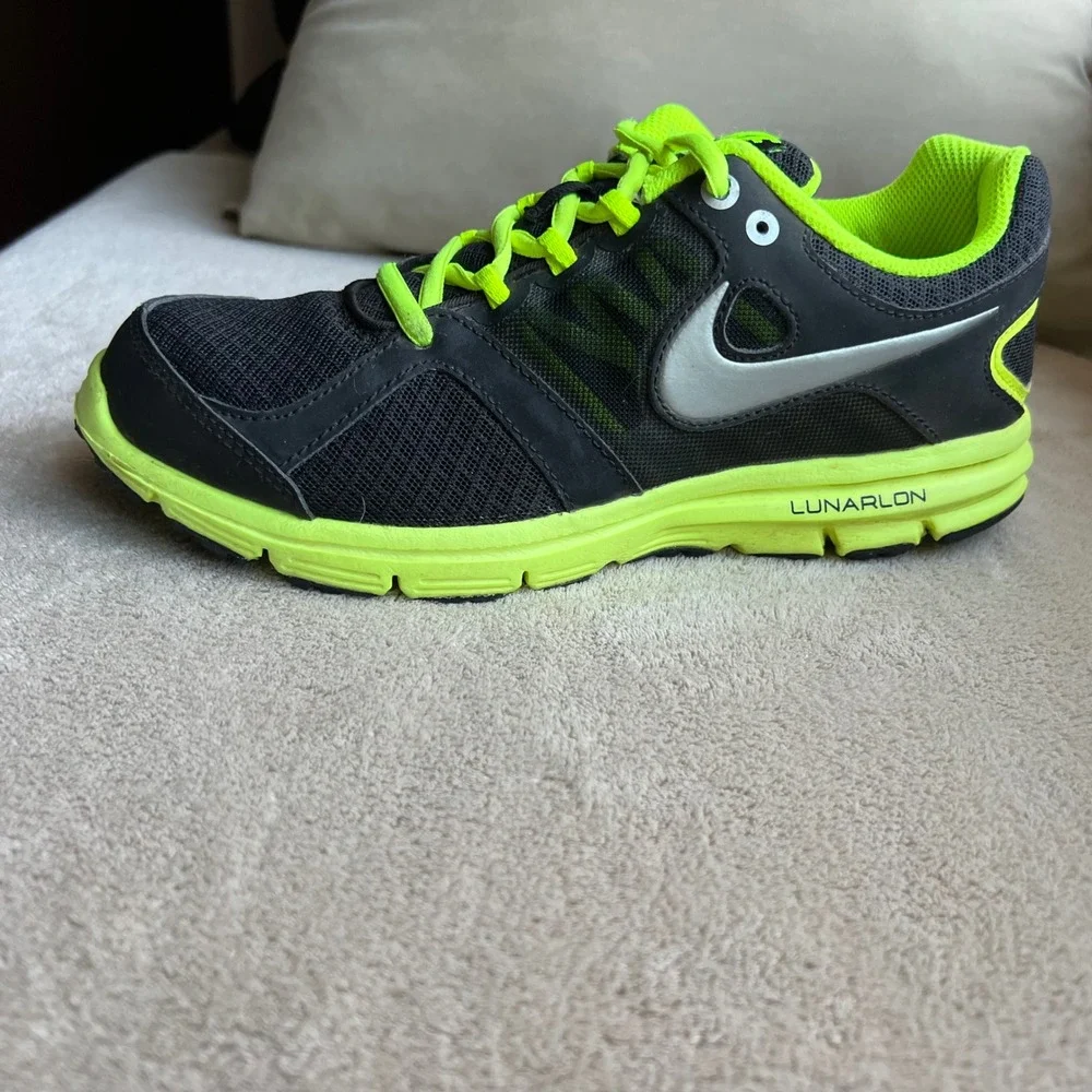 Nike Lunarlon Women 6.5 Youth 5Y Running Shoes Athletic Sneaker Black Neon Green